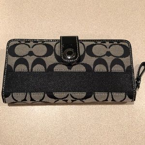 Coach Signature C Black wallet